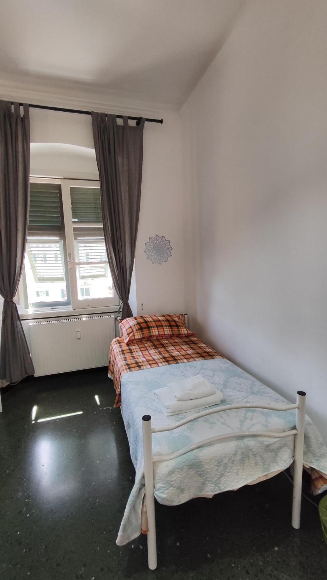 Camera Colombo 12 Genova Rooms Exterior photo